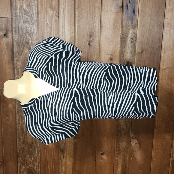 H&M Zebra print blouse​ - Picture 1 of 7